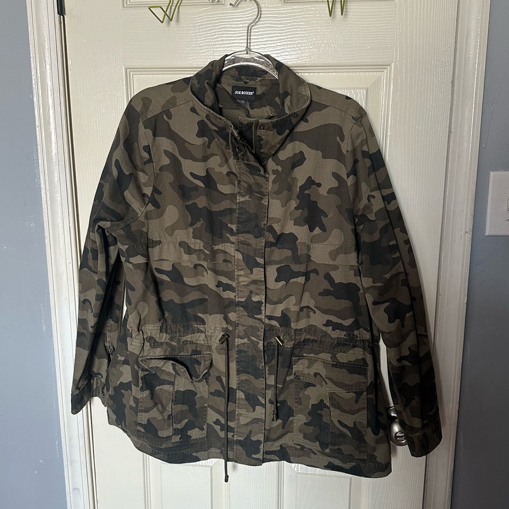 Women's Camouflage Jacket